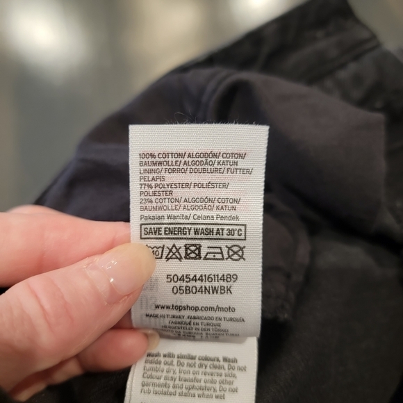 TopShop Moto Ashley High Rise Vintage Distressed Fray Hem Black Denim Shorts 6 - Picture 7 of 10